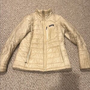 Patagonia Tan Puffer Jacket Lightweight Quilted Design